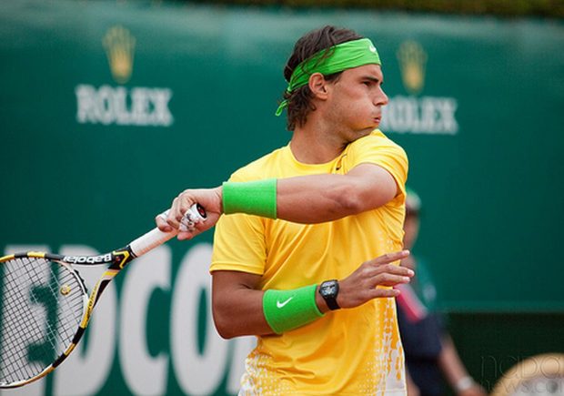 Rafael Nadal souffle à la frappe