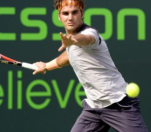 la prise semi fermée de Roger Federer