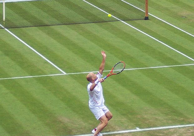 service lifté d' Agassi